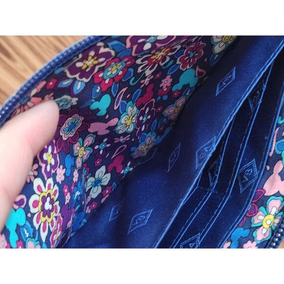 Disney Vera Bradley Wristlet wallet sensational six paisley Mickey & Friend goof - Picture 10 of 16